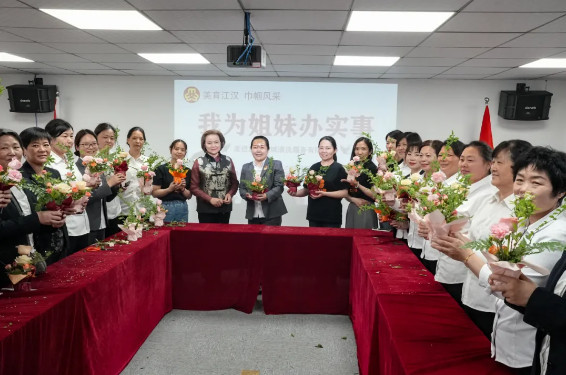 花漾時(shí)光，巾幗巧手享春色